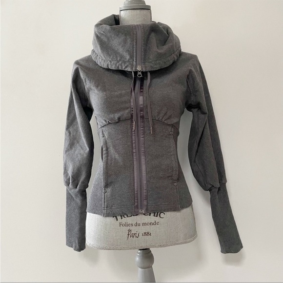 Lululemon full Zip Cowl Neck Corset Style Sweater, Size 2, Excellent Condition - Picture 2 of 7